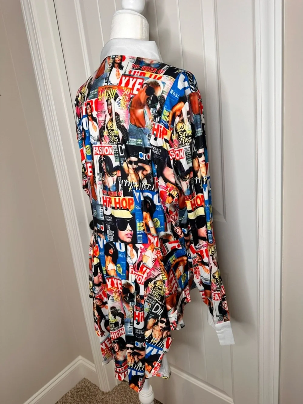 Magazine-Print Collared Blouse - Multicolor - Picture 8 of 8
